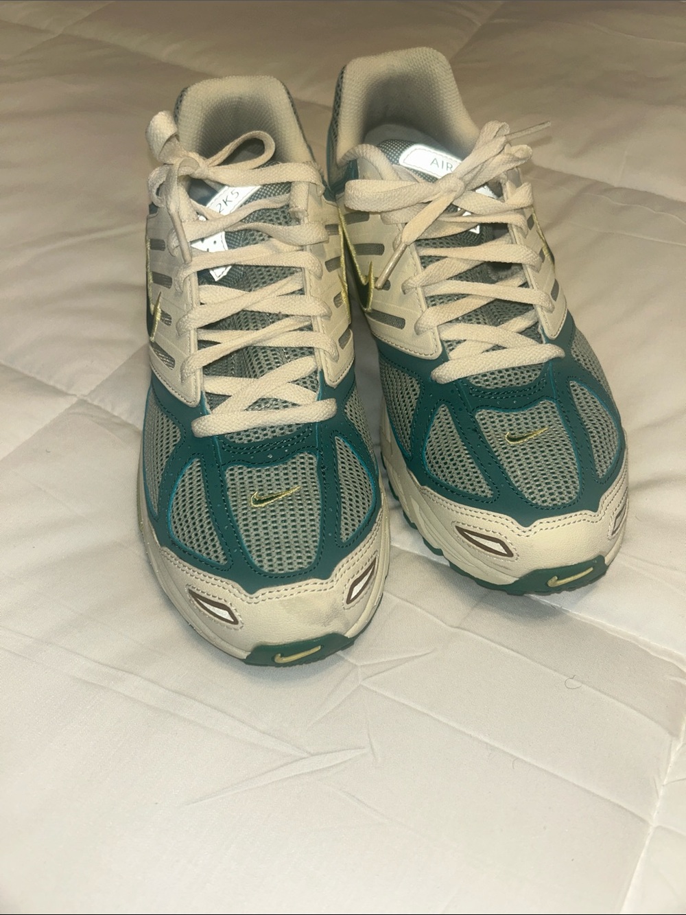 Nike Men's Athletic Sneakers in Cream, Teal, and Gold